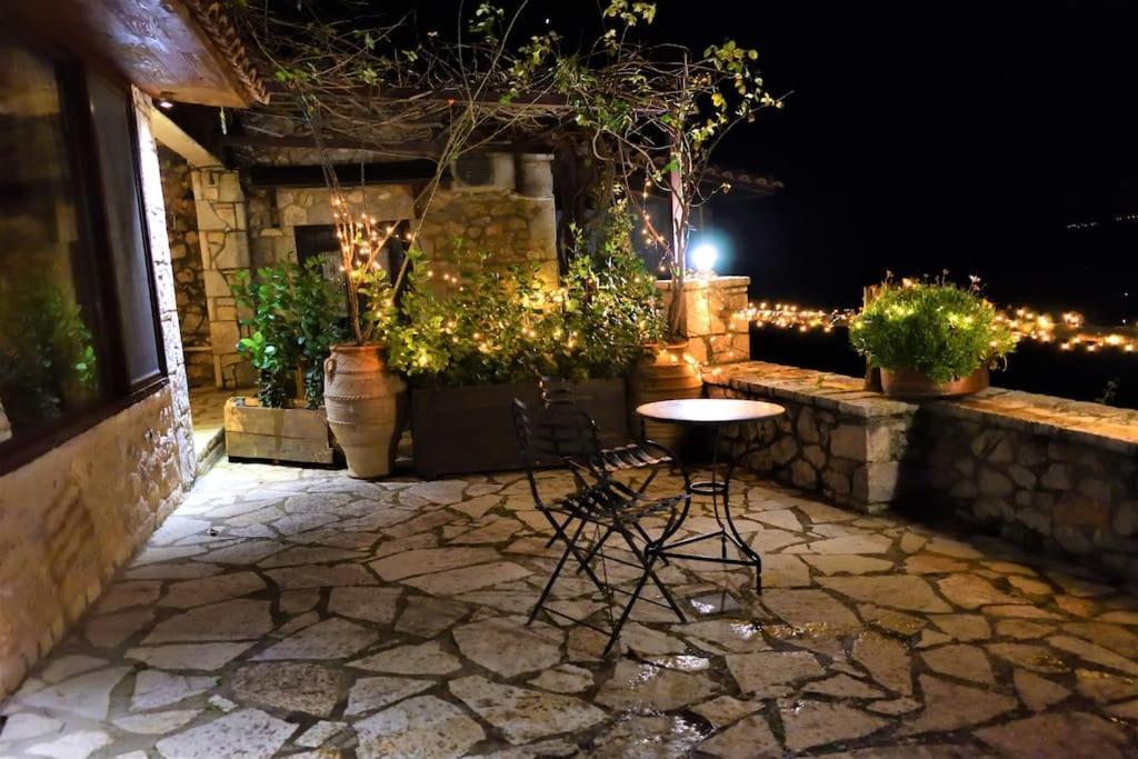 Вилла Μικρή Πέτρινη Μεζονέτα 2 Lilaia Экстерьер фото